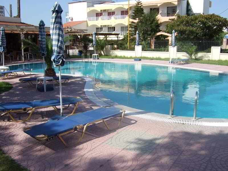 Lyristis Dinos Studios & Apartments Фалираки Екстериор снимка
