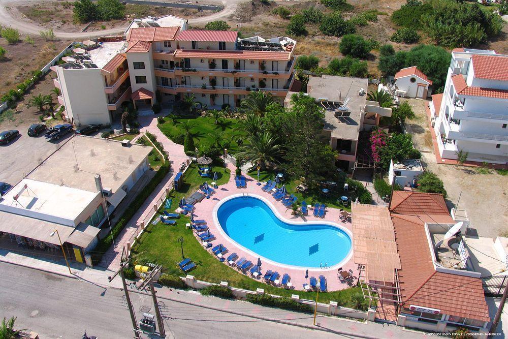 Lyristis Dinos Studios & Apartments Фалираки Екстериор снимка