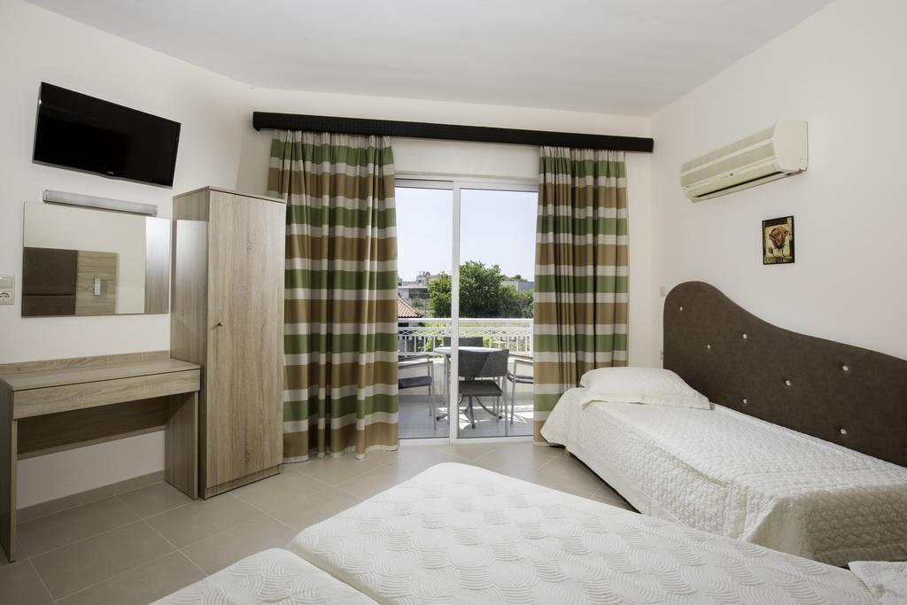 Lyristis Dinos Studios & Apartments Фалираки Екстериор снимка