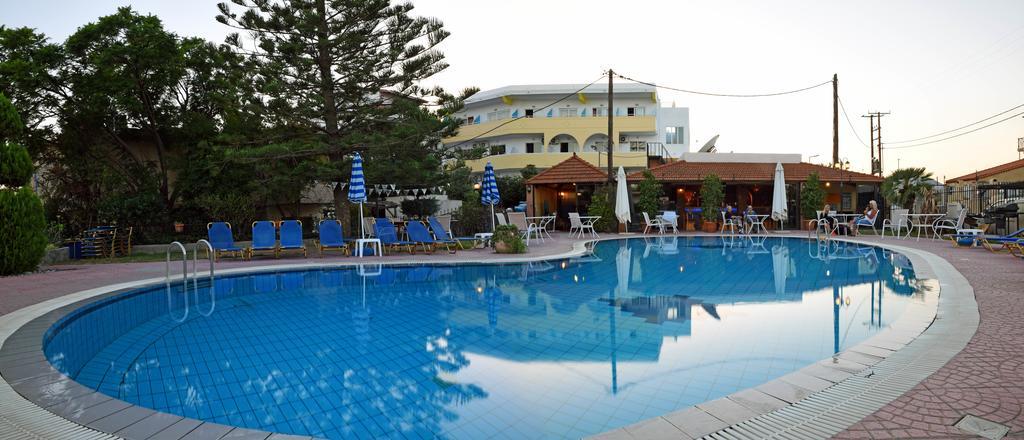 Lyristis Dinos Studios & Apartments Фалираки Екстериор снимка