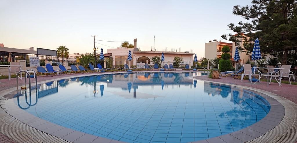 Lyristis Dinos Studios & Apartments Фалираки Екстериор снимка