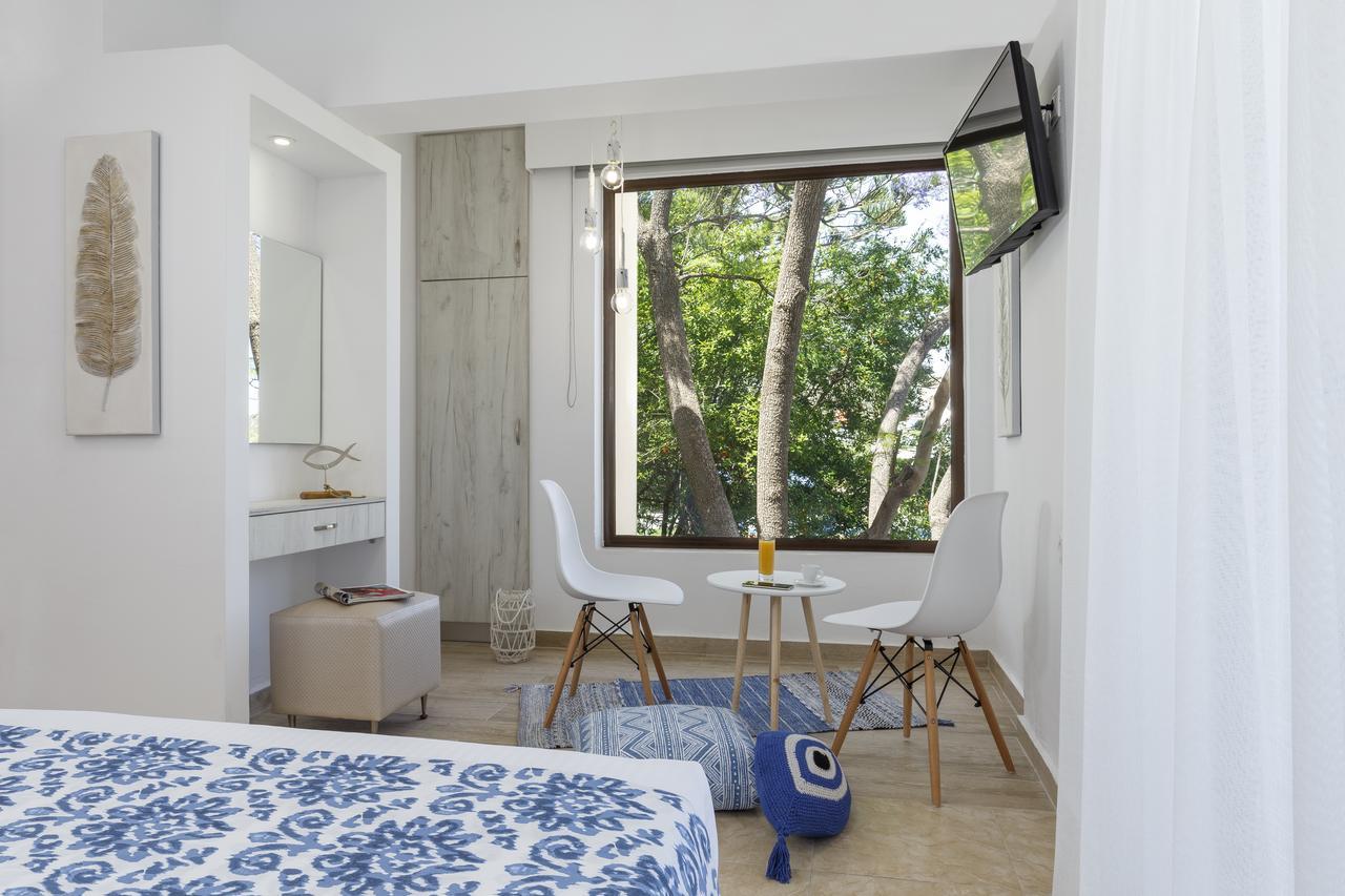 Lyristis Dinos Studios & Apartments Фалираки Екстериор снимка