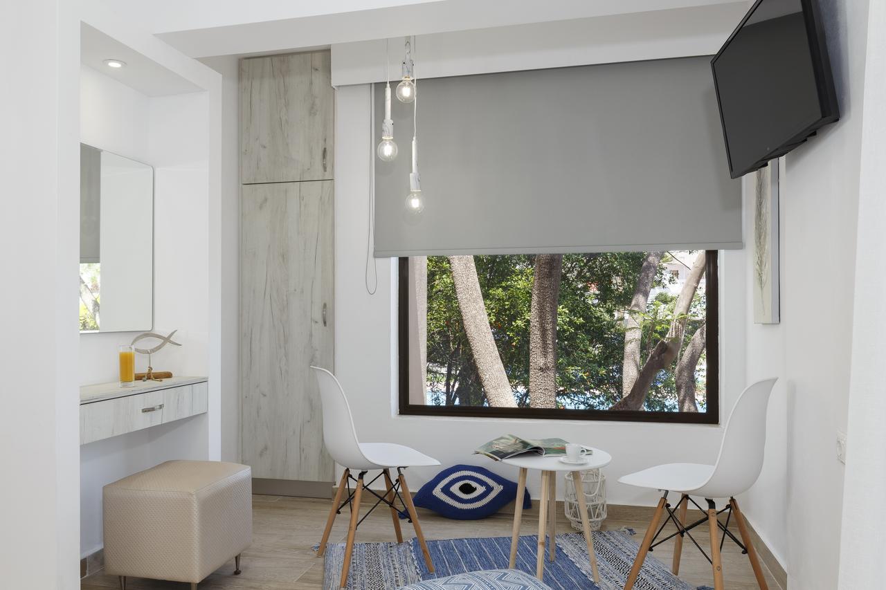 Lyristis Dinos Studios & Apartments Фалираки Екстериор снимка
